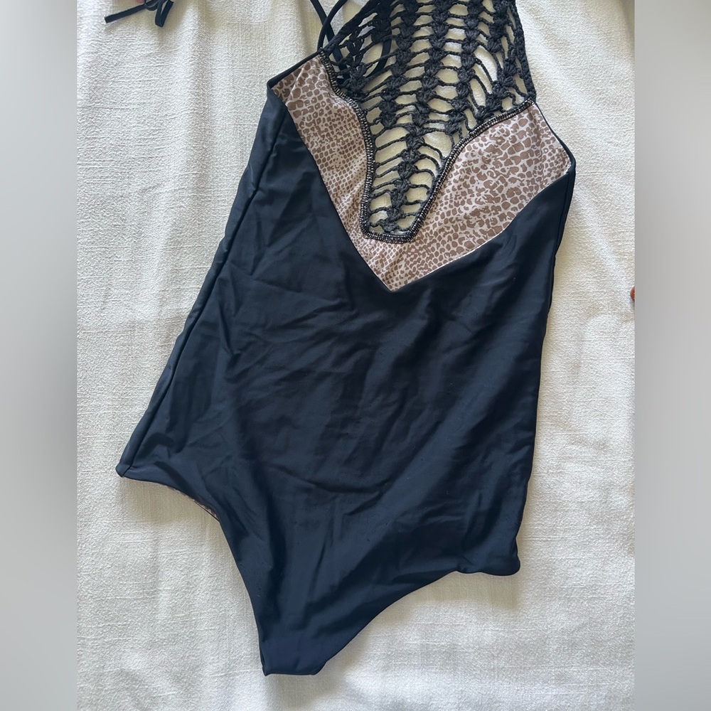 Acacia one piece